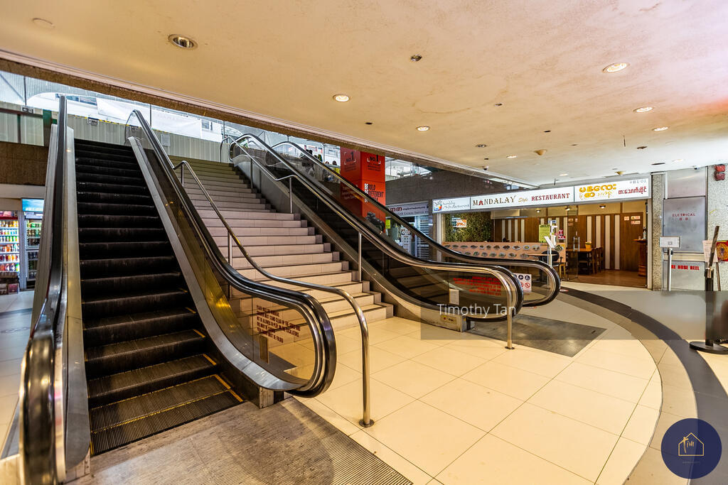 Peninsula Plaza (D6), Retail #293840831